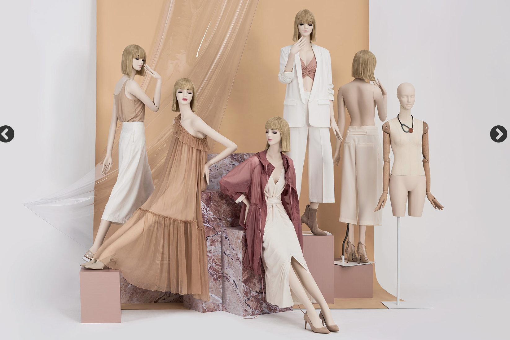 MORE MANNEQUINS